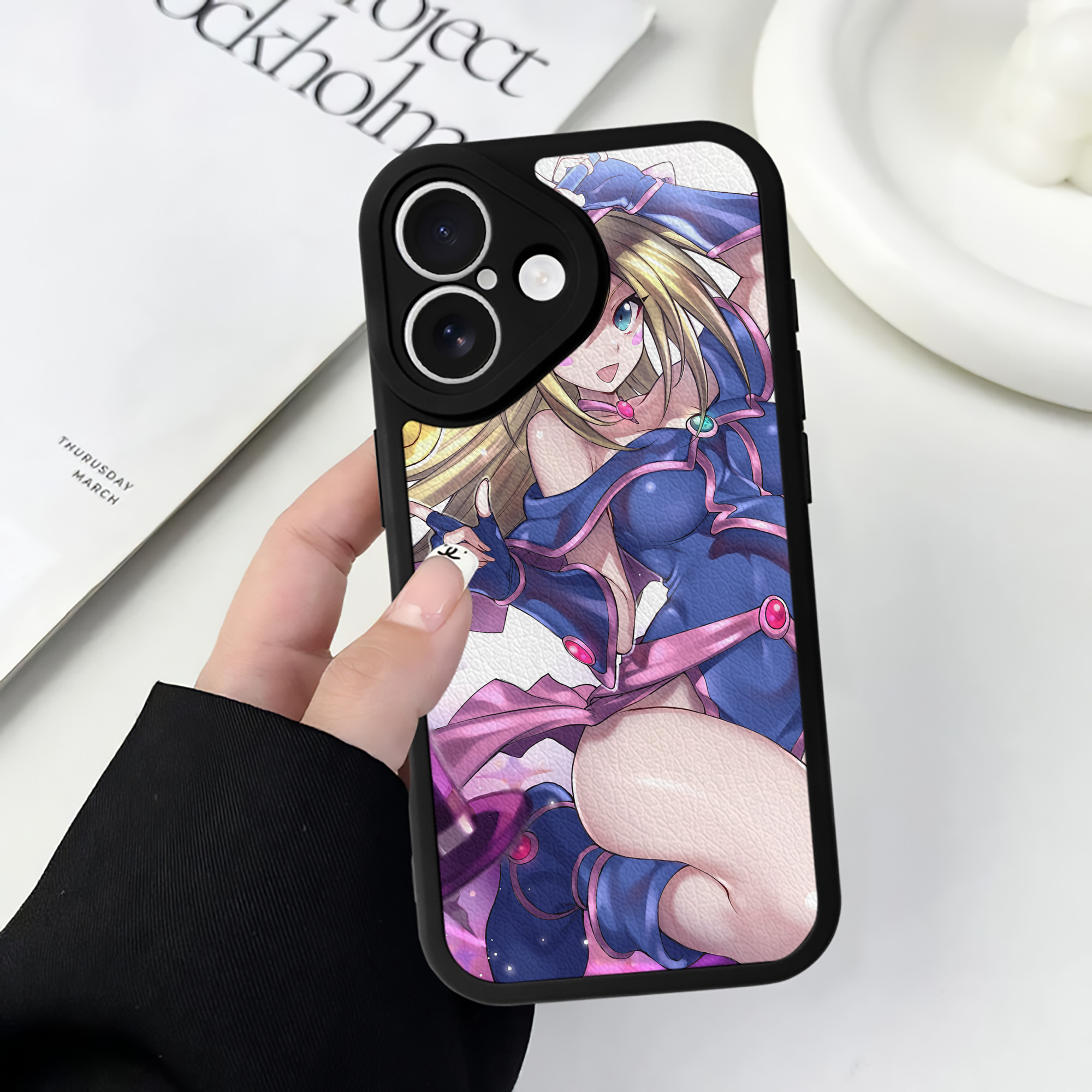 （画像用） 遊☆戯☆王 Yu-Gi-Oh! 【iPhone 16シリーズ対応】シリコンスマホケース（レザー調） 材質：シリコン